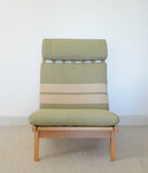 Loungechair made of oak designed in 1969 by Hans J. Wegner. Produced by Getama