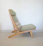 Loungechair made of oak designed in 1969 by Hans J. Wegner. Produced by Getama