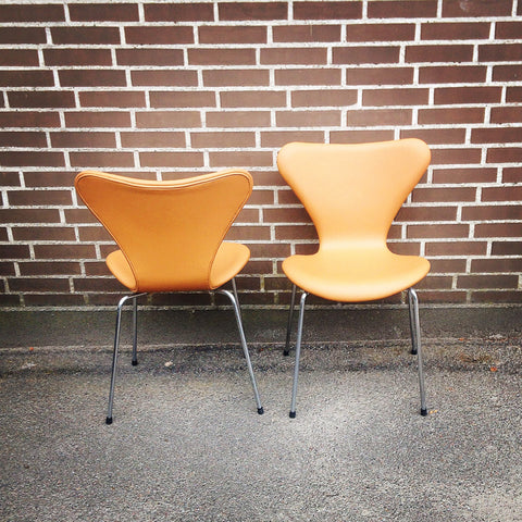 Arne Jacobsen series seven chairs, new upholstered leather