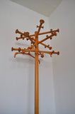 The iconic sculpturel freestanding coat and hat hanger is design by Nanna Ditzel