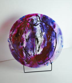 Glass dish by Tróndur Patursson, Whale in red and purple colors